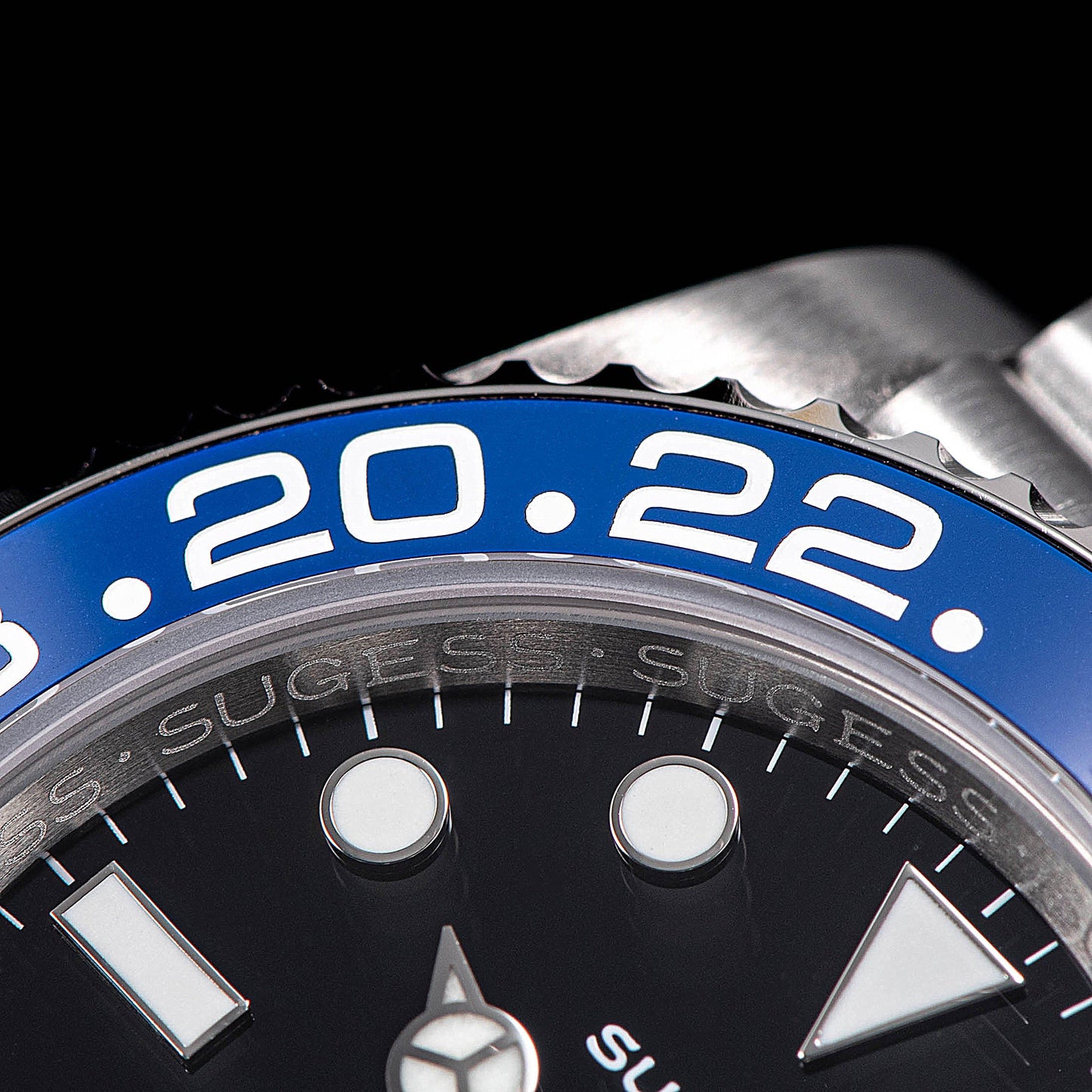 GMT DIVER'S SU126710BLRO V2 Red & Blue Bezel