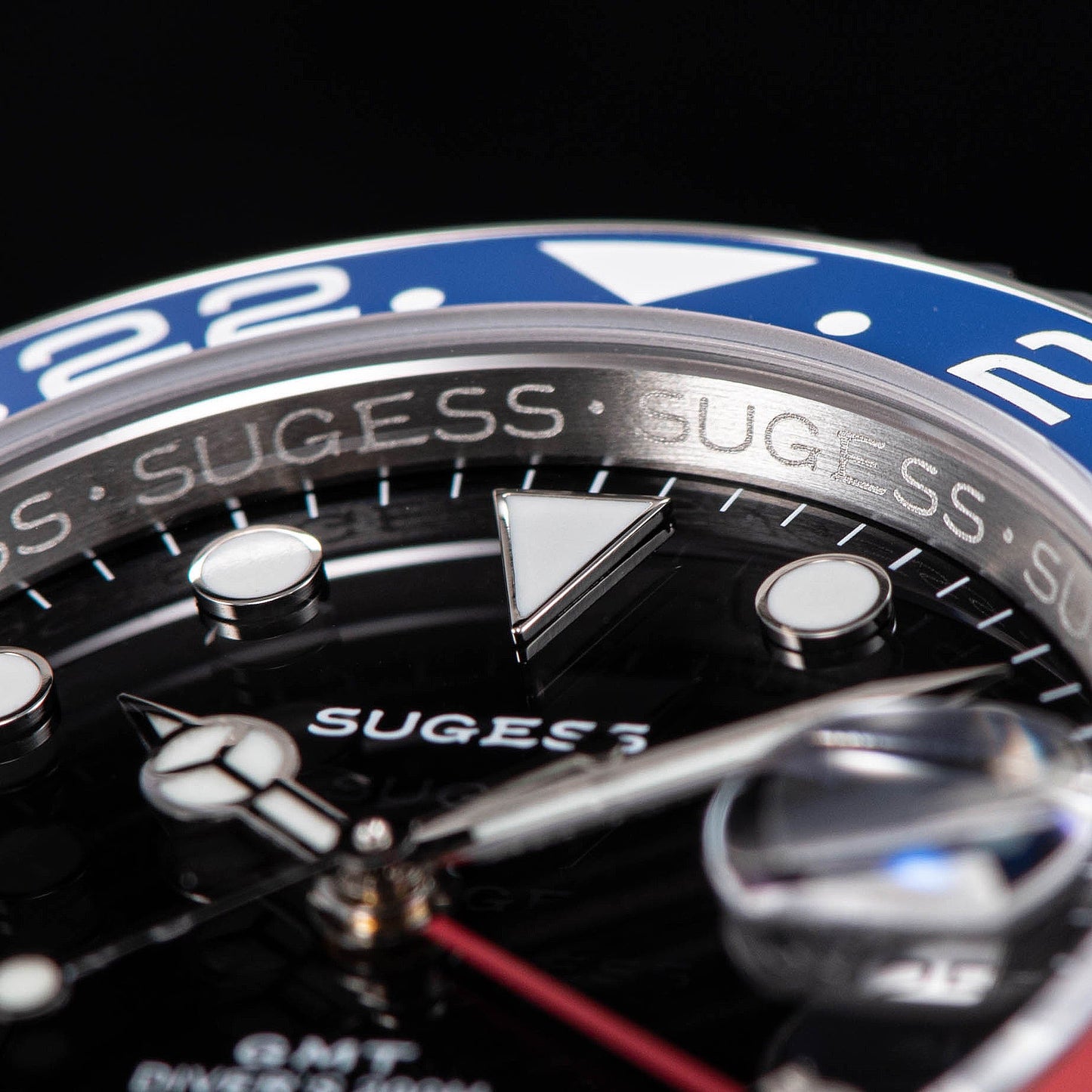 GMT DIVER'S SU126710BLRO V2 Red & Blue Bezel