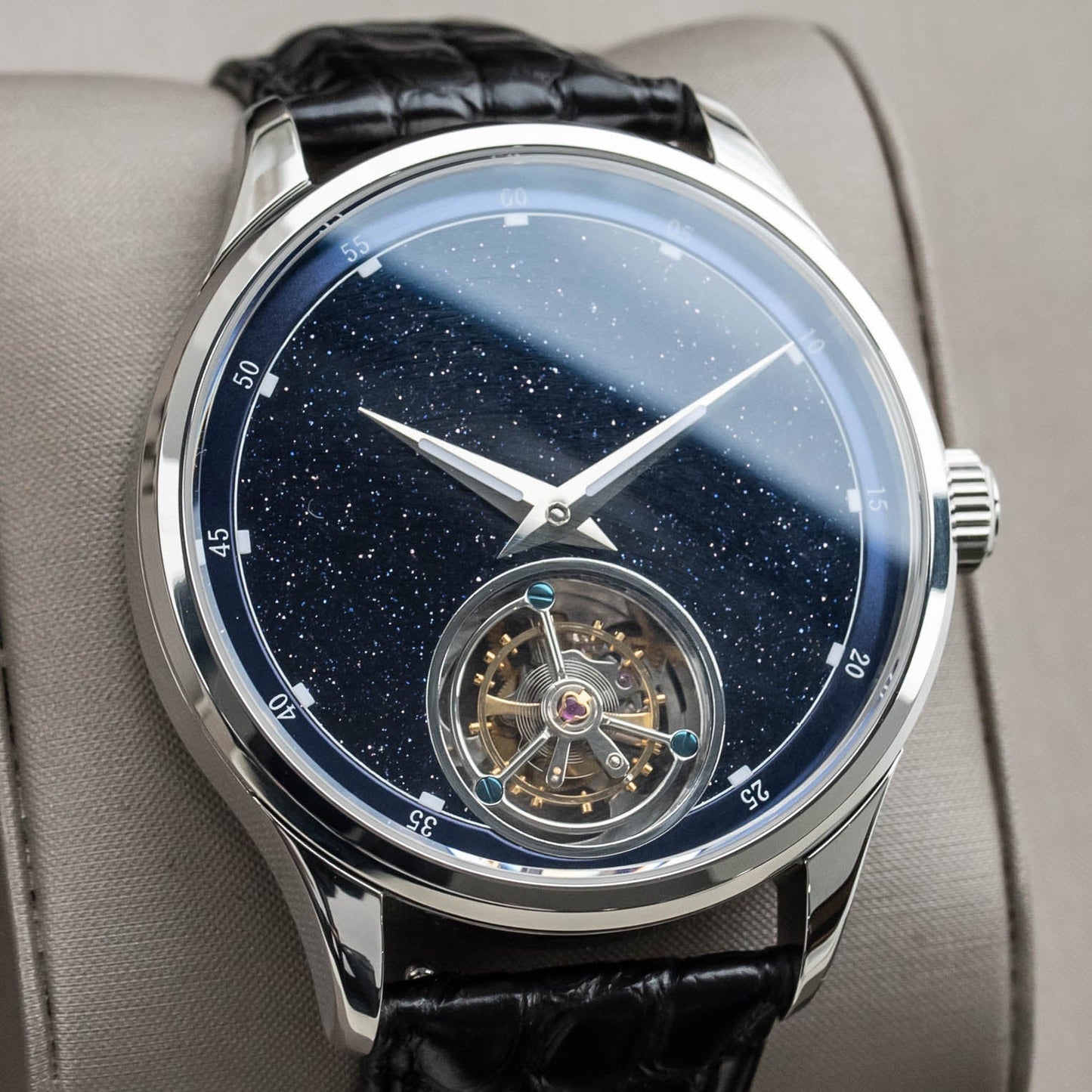 Tourbillon Master SU8230STRA