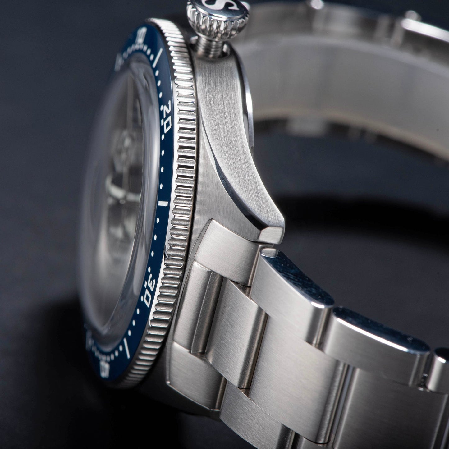 Seestern 435 Professional Diver Stainless-Steel Bracelet (Seagull ST2130 movement)